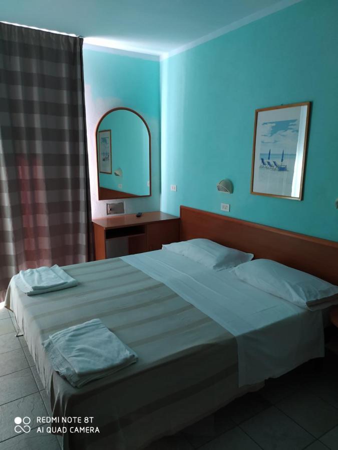 Hotel Blue Moon 里米尼 外观 照片