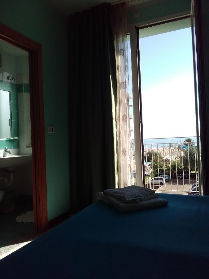 Hotel Blue Moon 里米尼 外观 照片