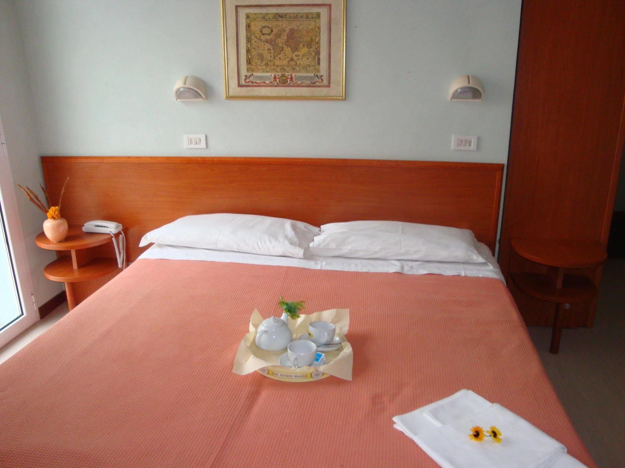 Hotel Blue Moon 里米尼 外观 照片